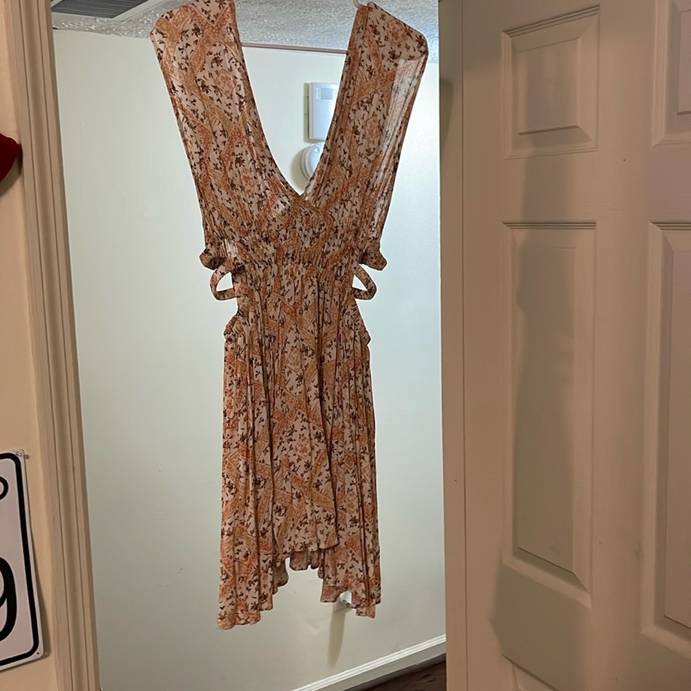 Open side dress, super cute
